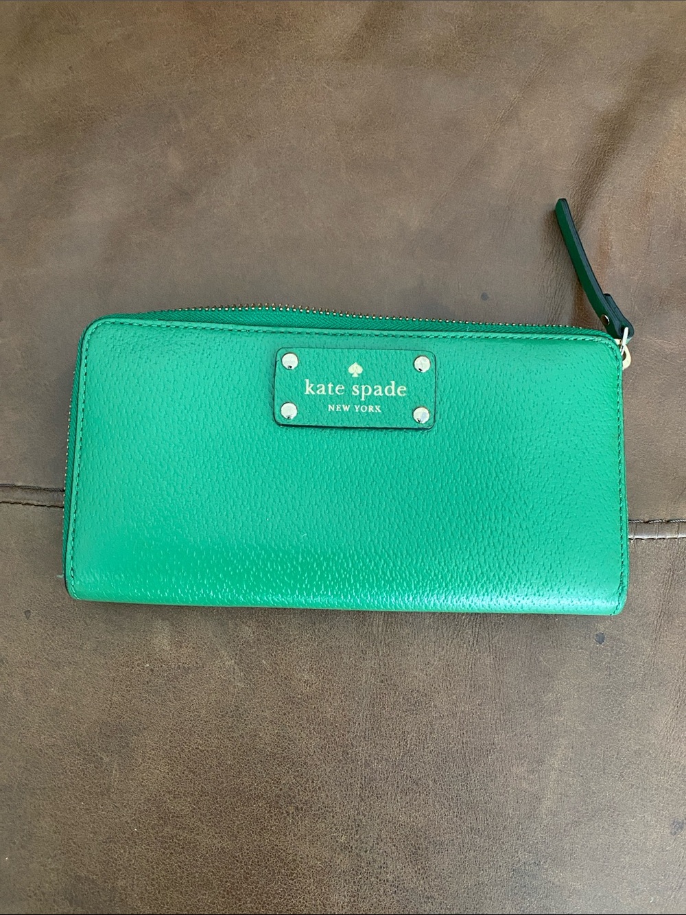 kate spade green zip-around pebbled leather wallet